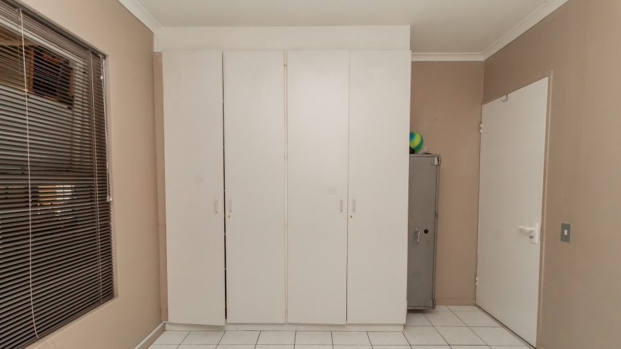 2 Bedroom Property for Sale in Glenwood Western Cape